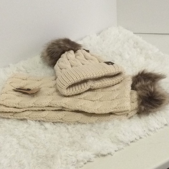 Insulated Cable Knit Hat and Scarf Set - Picture 4 of 8